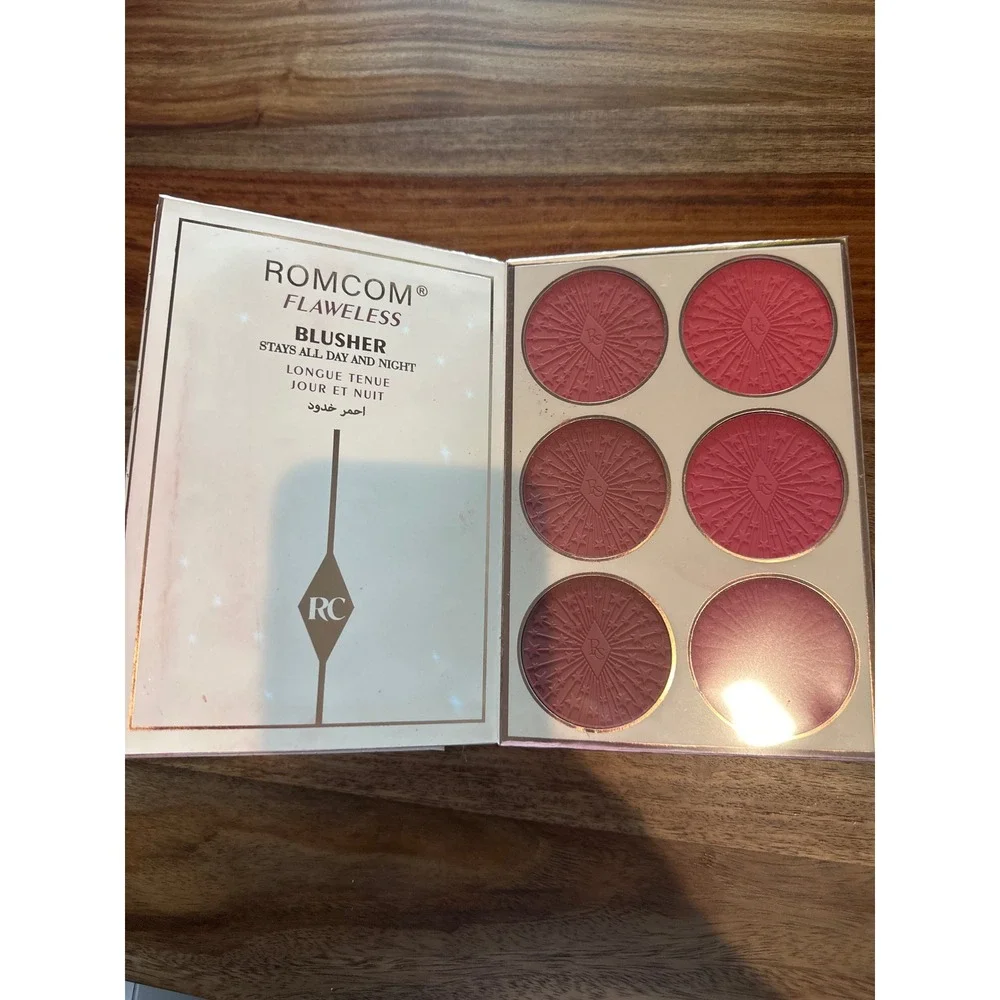 Romcom Flaweless All In One Makeup Palette Eyeshadow Blush Contour‎ Lip Gloss